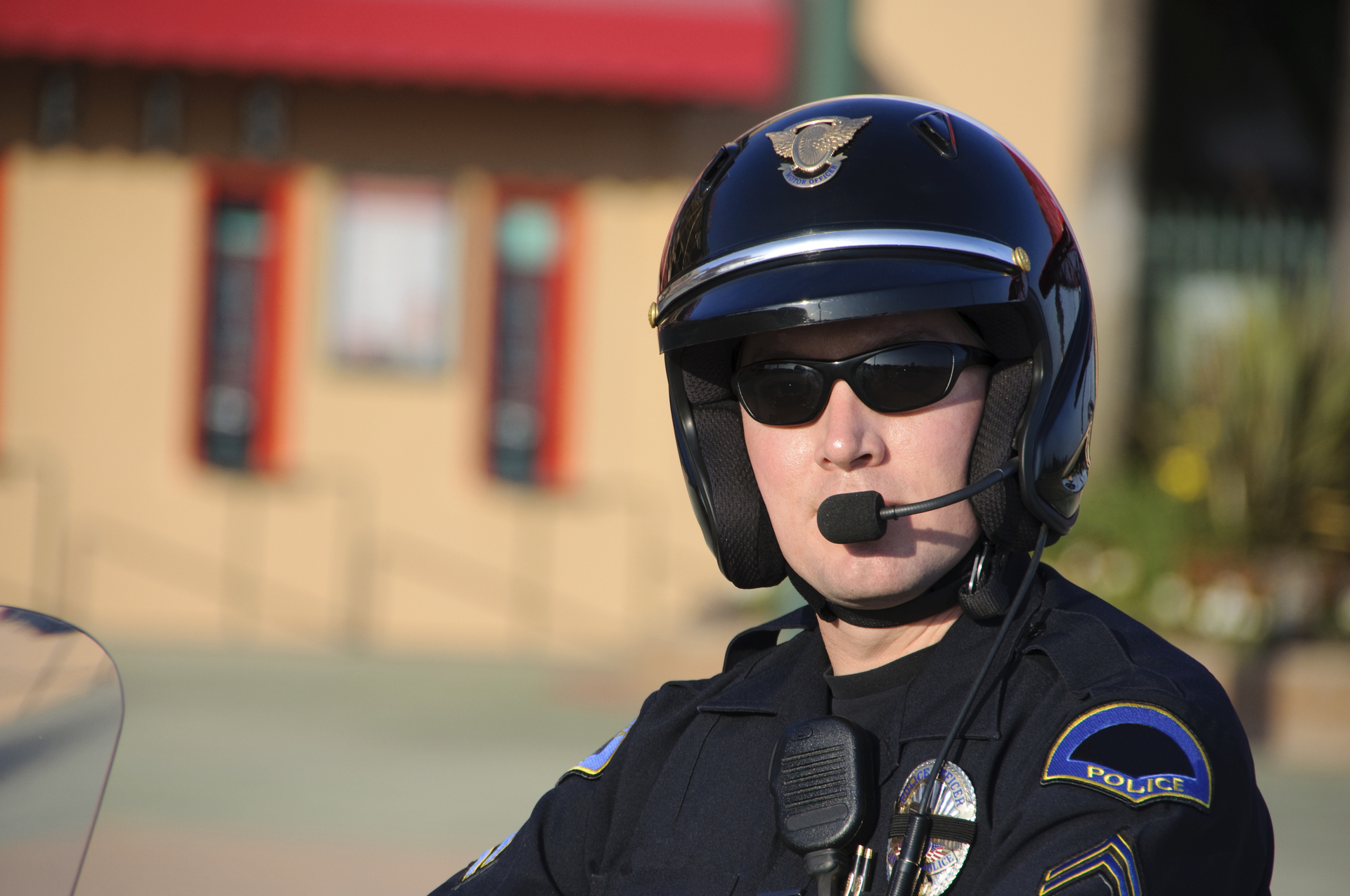 Zarobki policjantów – ile można zarobić w policji?